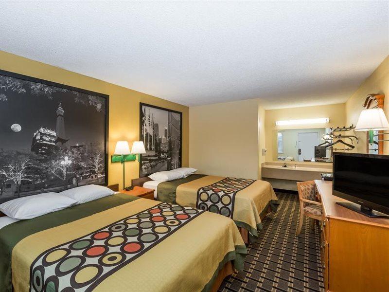 Super 8 By Wyndham Indianapolis-southport Rd Indianapolis