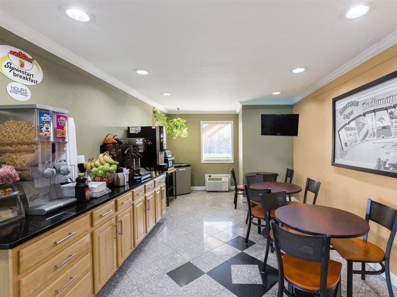 Super 8 By Wyndham Indianapolis-southport Rd 2* Indianapolis